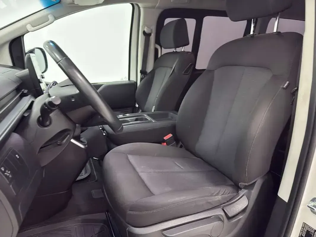 Usado Hyundai Staria 177 CV (130 kW) 2022 Blanco Monovolumen