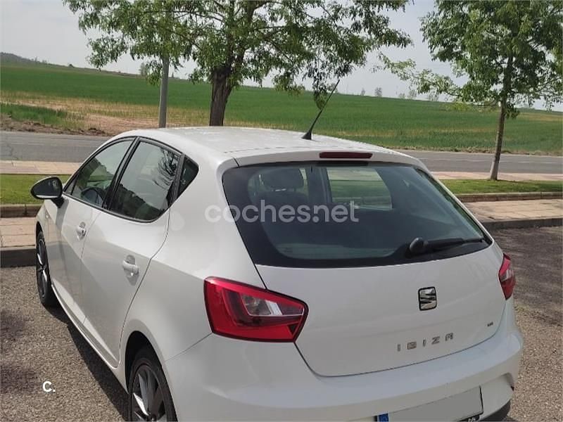 Usado Seat Ibiza I-Tech 90 CV (66 kW) 2014 Blanco Berlina