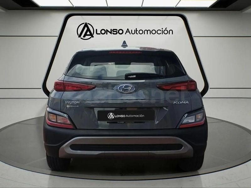 Usado Hyundai Kona 120 CV (88 kW) 2021 Gris / plata SUV