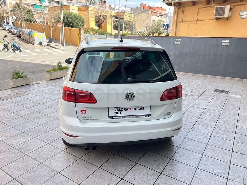 Begagnad VW Golf Sportsvan Advance 125 HK (91 kW) 2016 Vit Minibuss