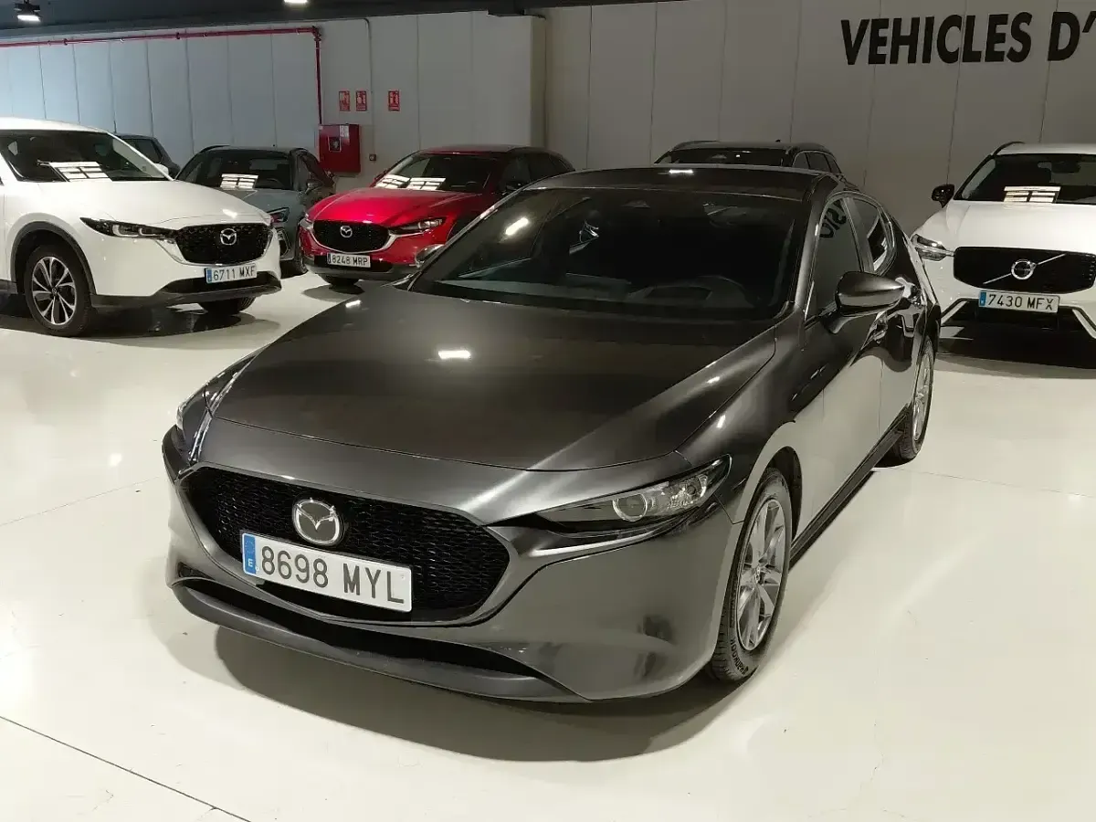 Usado Mazda 3 Prime-Line 140 CV (102 kW) 2025 Gris / plata Berlina