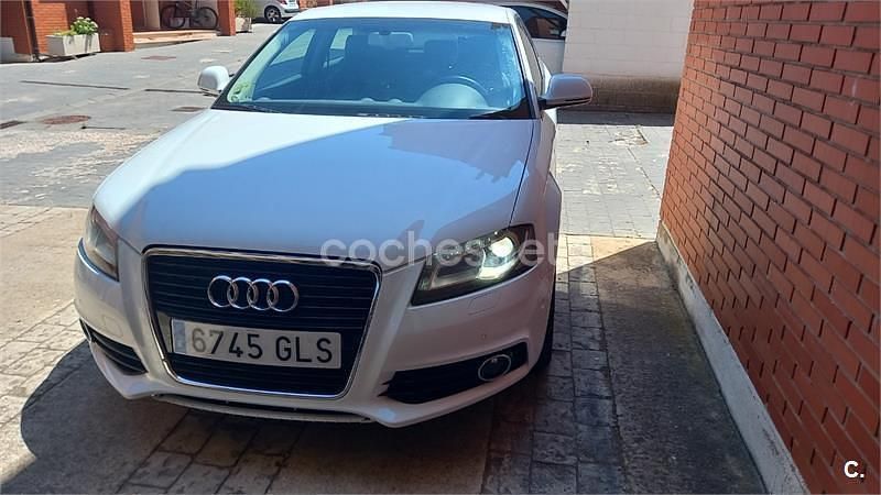 Blanco Usado 2009 Audi A3 Ambiente Berlina | 9500 € (Un poco caro) - Imagen 1/4