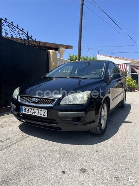 Negro Usado 2004 Ford Focus Trend Berlina | 1700 € (Buen precio) - Imagen 1/4