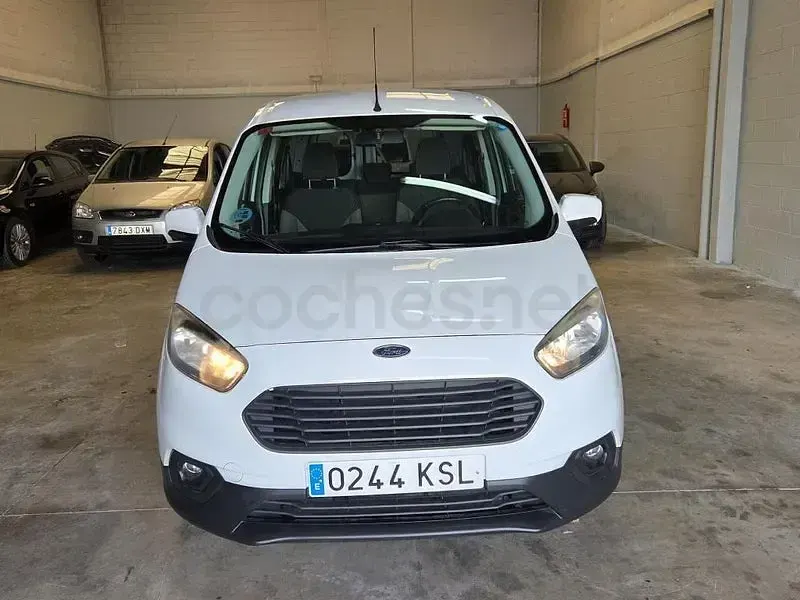 Begagnad Ford Tourneo Courier Ambiente 75 HK (55 kW) 2019 Vit Minibuss