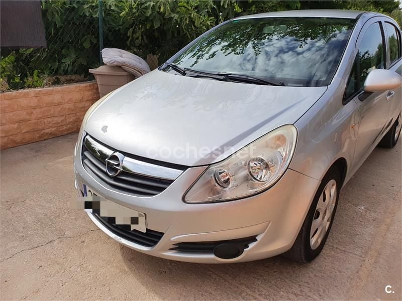 Gris / plata Usado 2008 Opel Corsa Cosmo Berlina | 3000 € (Precio justo) - Imagen 1/4