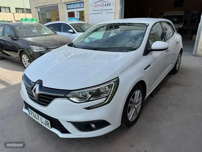 Usado Renault Mégane Business 95 CV (69 kW) 2020 Blanco Berlina