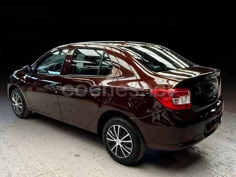 Usado Dacia Logan Ambiance 75 CV (55 kW) 2016 Marrón Berlina