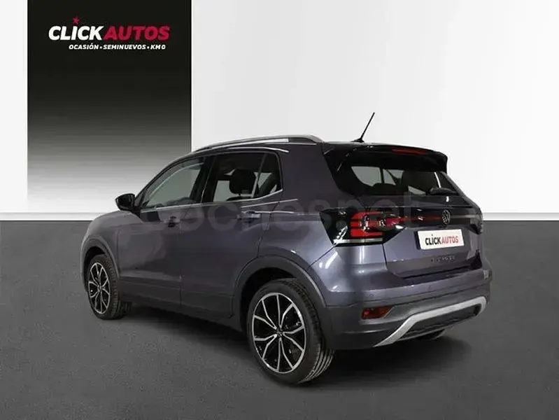 Usado VW T-Cross Sportline 110 CV (80 kW) 2023 Gris / plata SUV