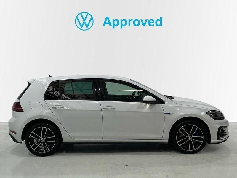 Usado VW Golf VII GTE 204 CV (150 kW) 2020 Blanco Berlina