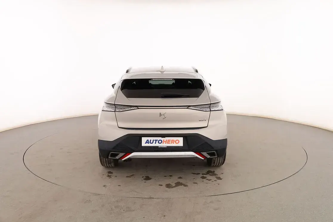 Usado DS Automobiles DS4 Crossback Trocadero 181 CV (133 kW) 2022 Gris SUV