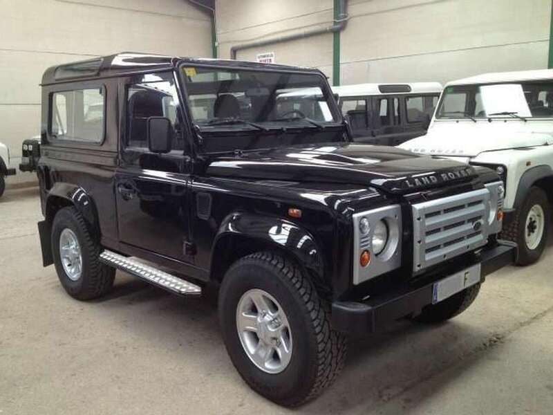 Usado Land Rover Defender 122 CV (89 kW) 2010 Negro SUV