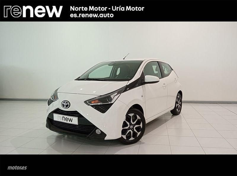 Blanco Usado 2019 Toyota Aygo X-play Utilitario | 13.900 € (Un poco caro) - Imagen 1/4