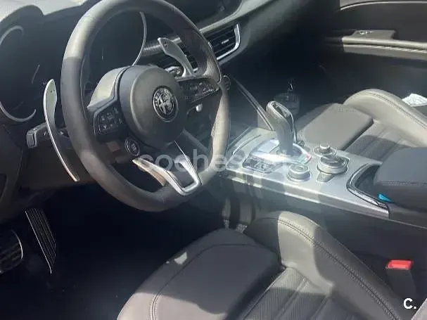 Usado Alfa Romeo Stelvio Veloce 210 CV (154 kW) 2024 Negro SUV