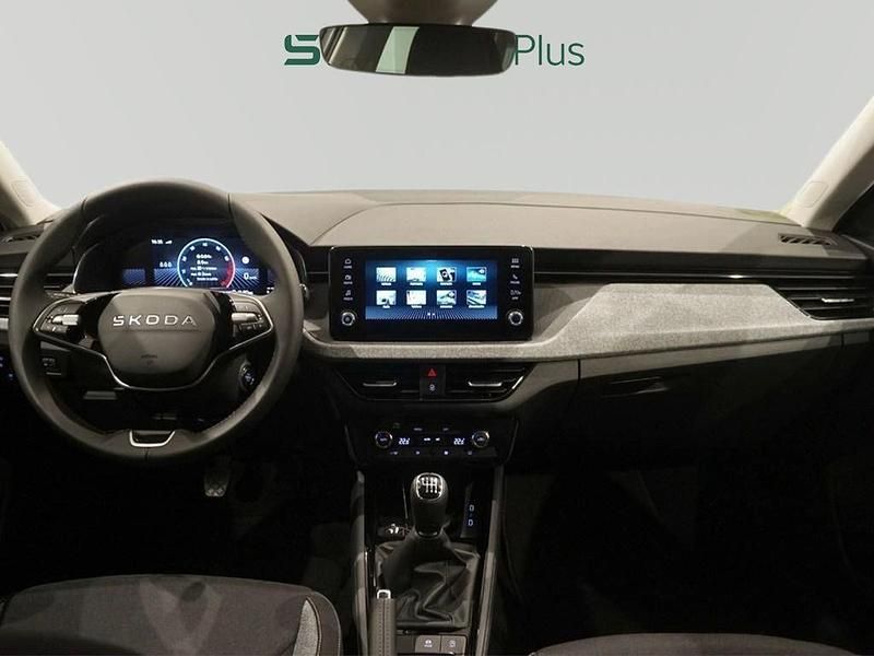 Nuevo Skoda Scala Selection 115 CV (84 kW) 2025 Blanco Utilitario