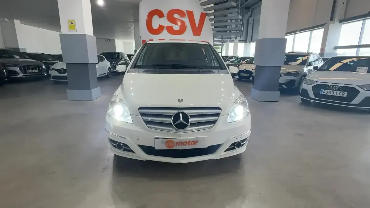 Usado Mercedes B180 109 CV (80 kW) 2008 Blanco Monovolumen