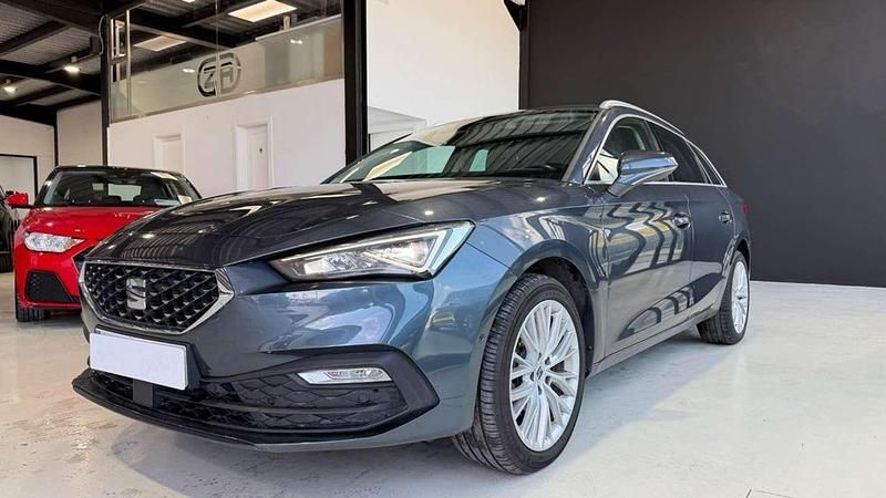 Usado Seat Leon FR 150 CV (110 kW) 2021 Azul Familiar