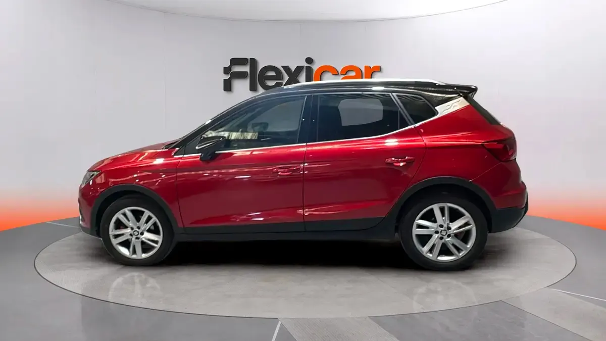 Usado Seat Arona Ecomotive 116 CV (85 kW) 2019 Rojo SUV