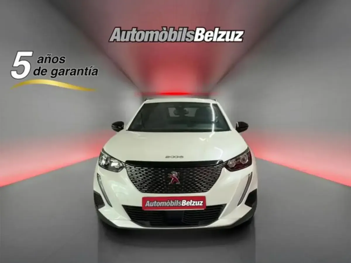 Usado Peugeot 2008 Active 101 CV (74 kW) 2023 Blanco SUV