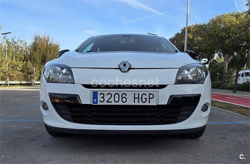 Blanco Usado 2011 Renault Mégane Berlina | 4600 € (Buen precio) - Imagen 1/4