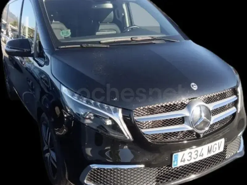 Usado Mercedes V300 Avantgarde 239 CV (175 kW) 2023 Negro Monovolumen