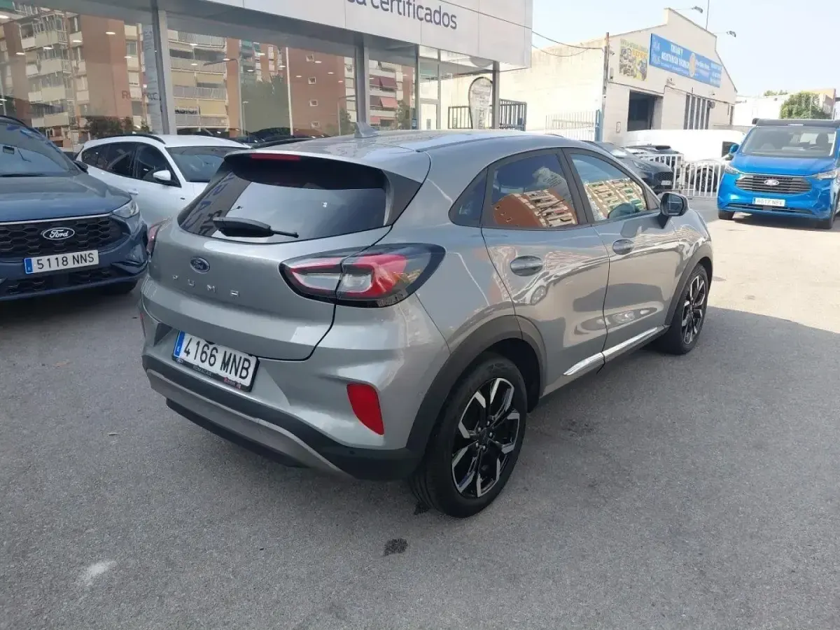 Usado Ford Puma Titanium X 155 CV (114 kW) 2024 Gris / plata SUV