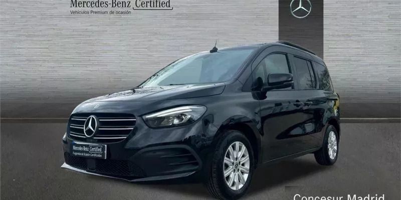 Negro Usado 2024 Mercedes 180 Berlina | 23.801 € (Un poco caro) - Imagen 1/4