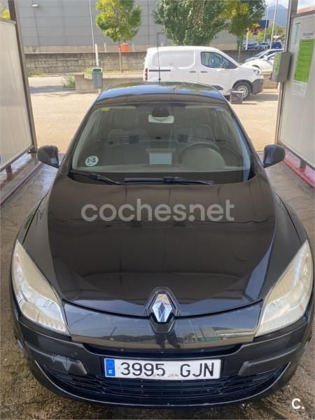 Usado Renault Mégane II Dynamique 105 CV (77 kW) 2008 Negro Berlina