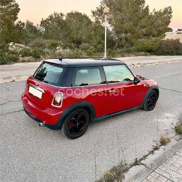 Usado Mini Cooper D 110 CV (80 kW) 2009 Rojo Utilitario