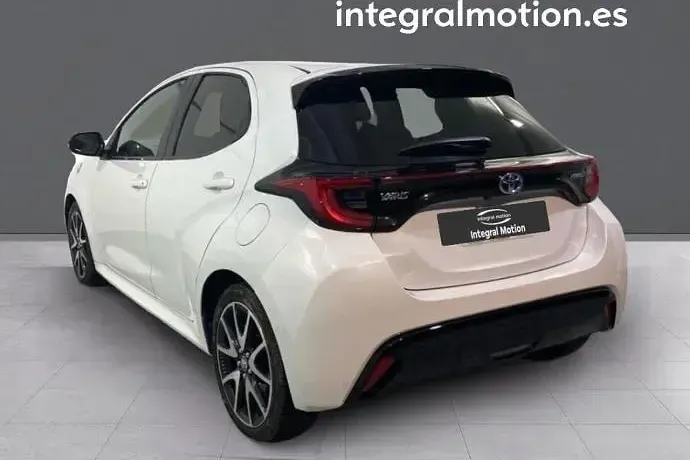 Usado Toyota Yaris Hybrid Style 115 CV (84 kW) 2022