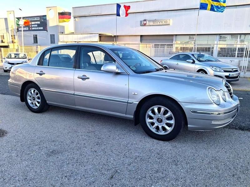 Plateado Usado 2005 Kia Opirus EX Berlina | 4900 € - Imagen 1/4