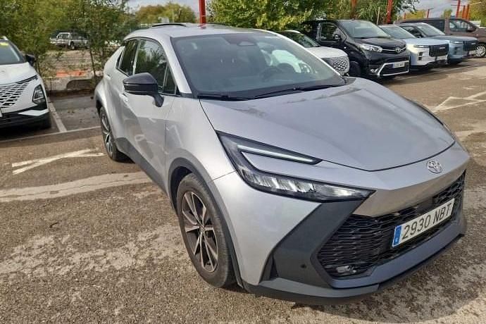 Usado Toyota C-HR Advance 141 CV (103 kW) 2025 Gris SUV