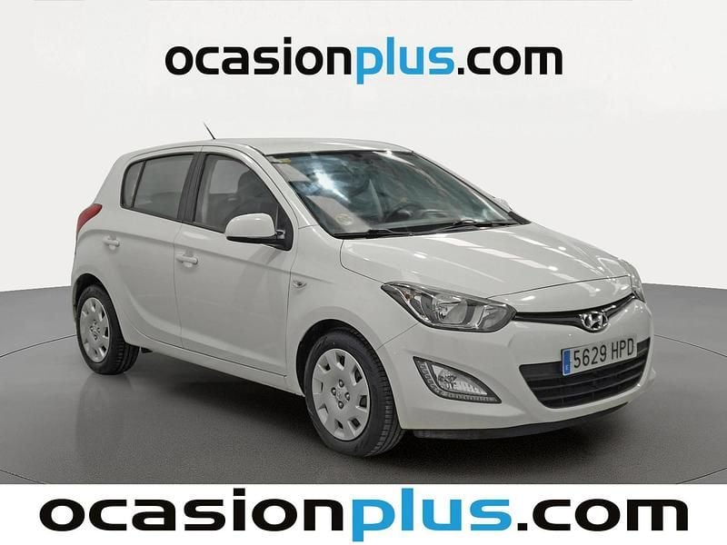 Usado Hyundai i20 90 CV (66 kW) 2013 Blanco Utilitario