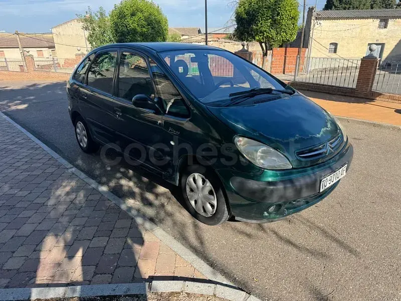 Usado Citroën Xsara Picasso 95 CV (69 kW) 2000 Verde Monovolumen