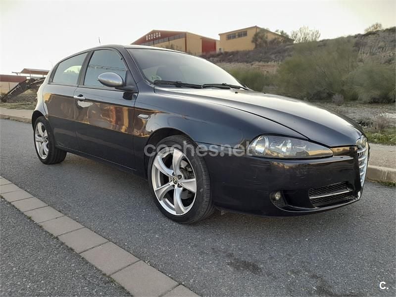 Usado Alfa Romeo 147 150 CV (110 kW) 2007 Negro Utilitario