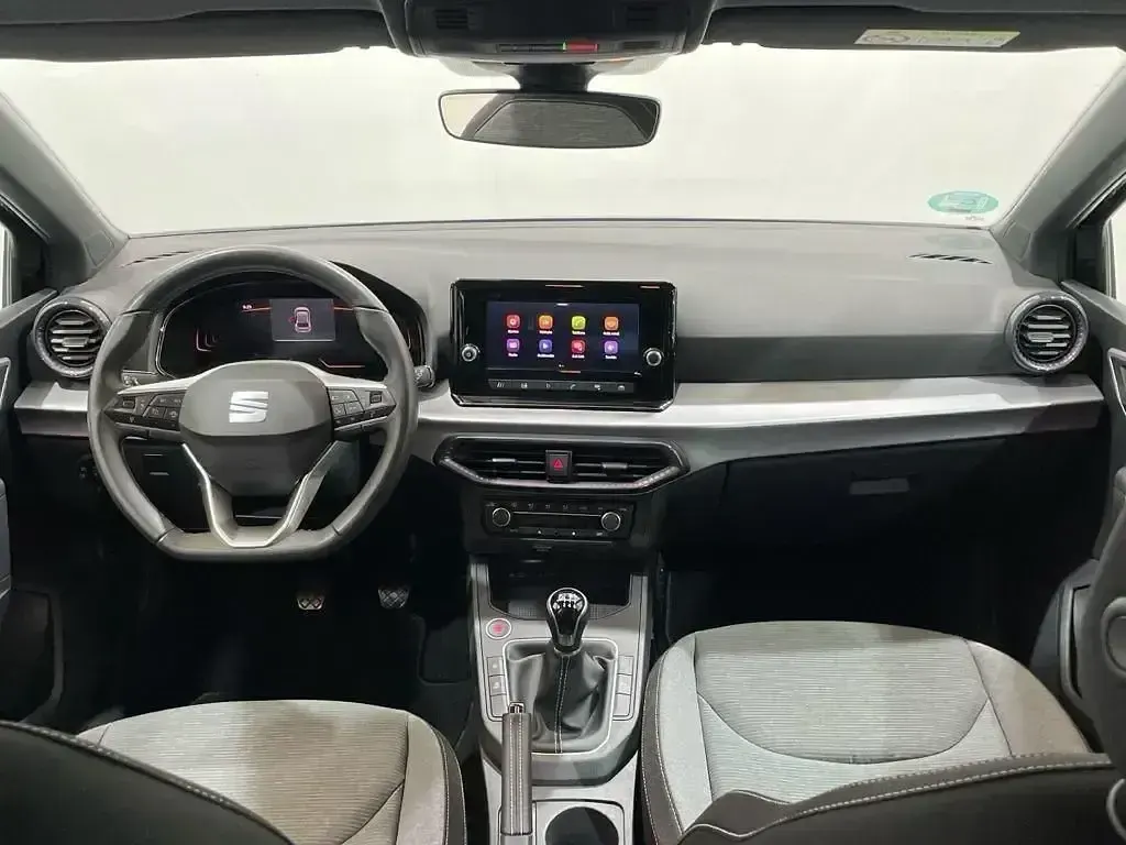 Usado Seat Ibiza 115 CV (84 kW) 2025 Negro Utilitario