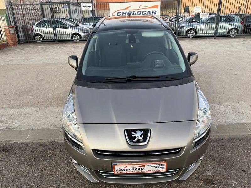 Usado Peugeot 5008 Active 115 CV (84 kW) 2012 Marrón Monovolumen