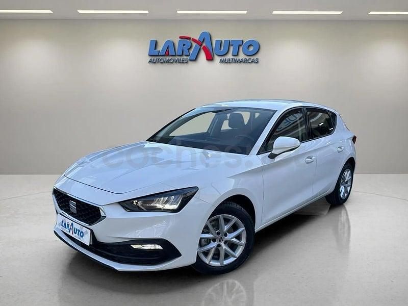 Usado Seat Leon Reference 116 CV (85 kW) 2022 Blanco Berlina