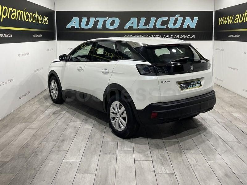 Usado Peugeot 3008 Active 130 CV (95 kW) 2022 Blanco SUV