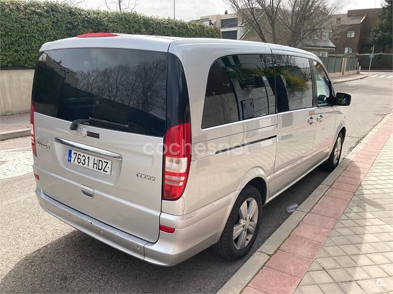 Usado Mercedes Viano 150 CV (110 kW) 2011 Gris / plata Monovolumen