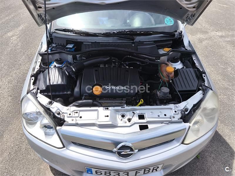 Usado Opel Tigra Sport 125 CV (91 kW) 2007 Gris / plata Descapotable