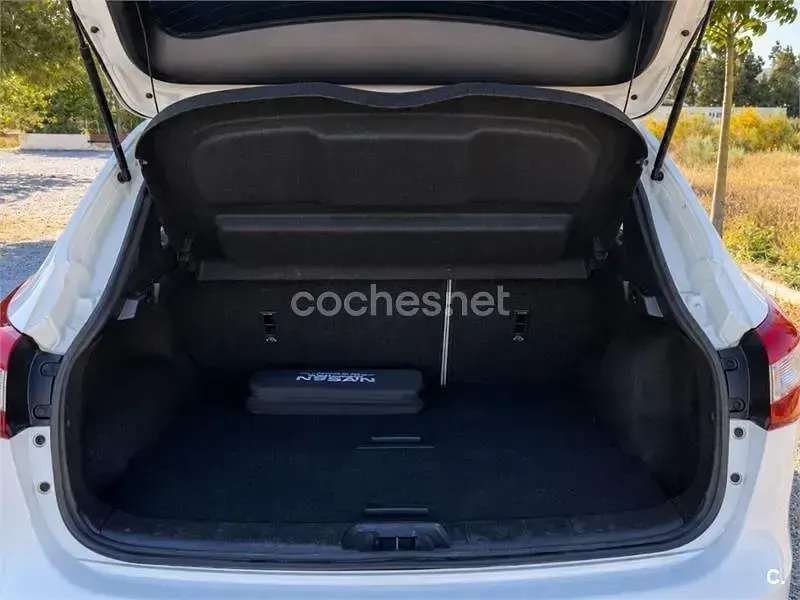 Usado Nissan Qashqai N-Connecta 130 CV (95 kW) 2015 Blanco SUV