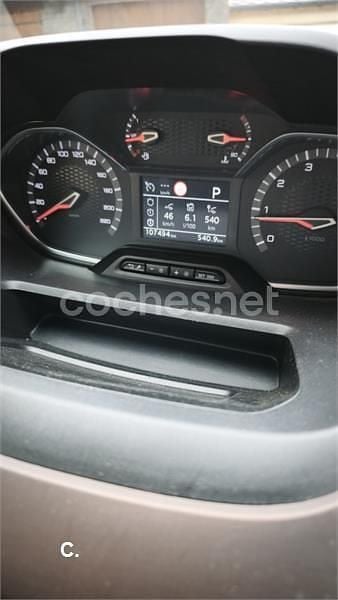 Usado Peugeot Rifter GT-line 130 CV (95 kW) 2019 Gris / plata Monovolumen