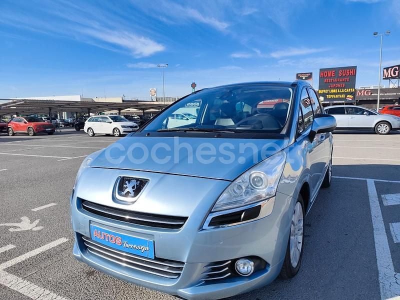 Usado Peugeot 5008 Premium 156 CV (114 kW) 2011 Azul Monovolumen