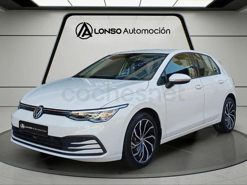 Usado VW Golf VIII Life 110 CV (80 kW) 2021 Blanco Familiar