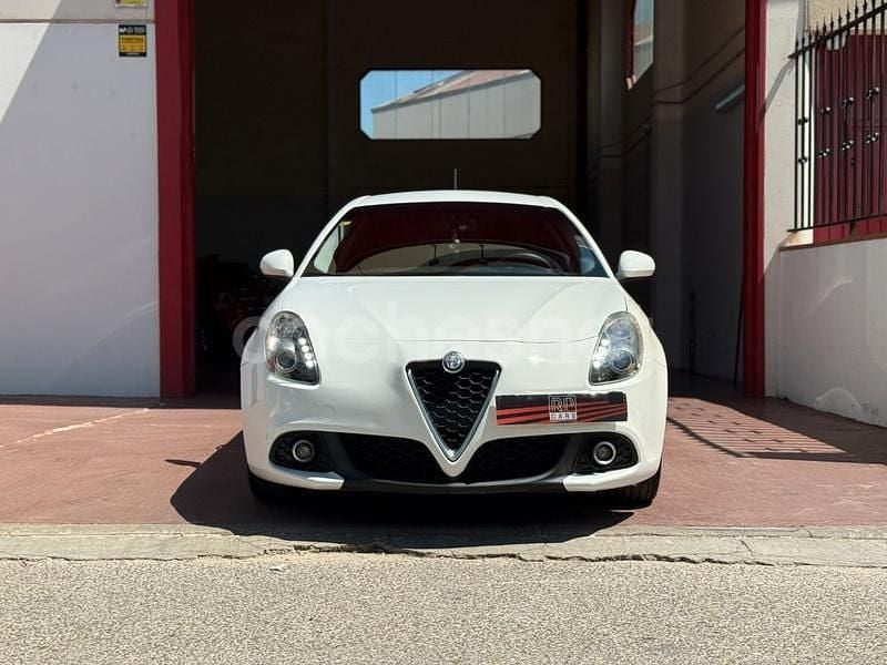 Usado Alfa Romeo Giulietta Super 120 CV (88 kW) 2018 Blanco Berlina