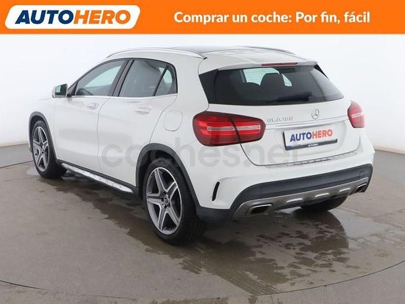 Usado Mercedes GLA180 AMG line 122 CV (89 kW) 2020 Blanco SUV