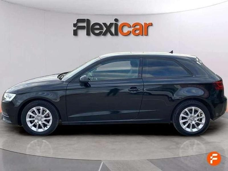 Usado Audi A3 Ambiente 110 CV (80 kW) 2014 Negro Utilitario