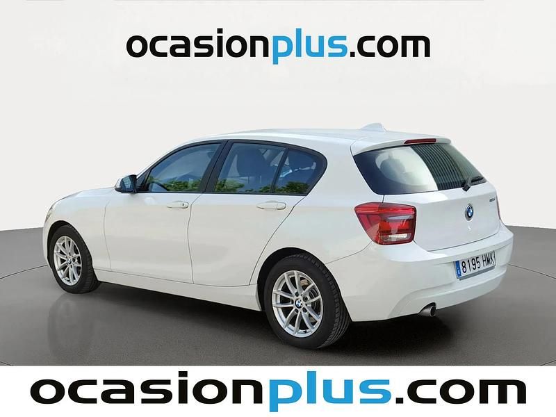 Begagnad BMW 118 143 HK (105 kW) 2012 Vit Halvkombi