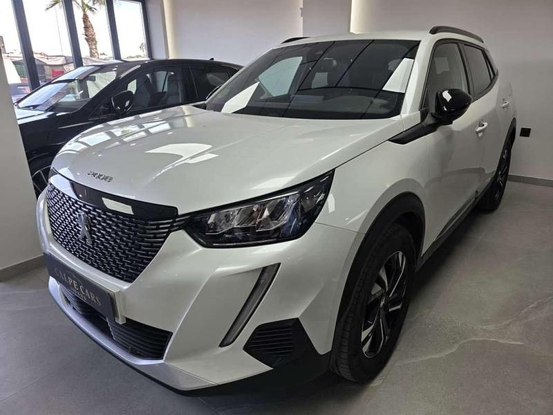 Usado Peugeot 2008 Active 102 CV (75 kW) 2023 Blanco SUV