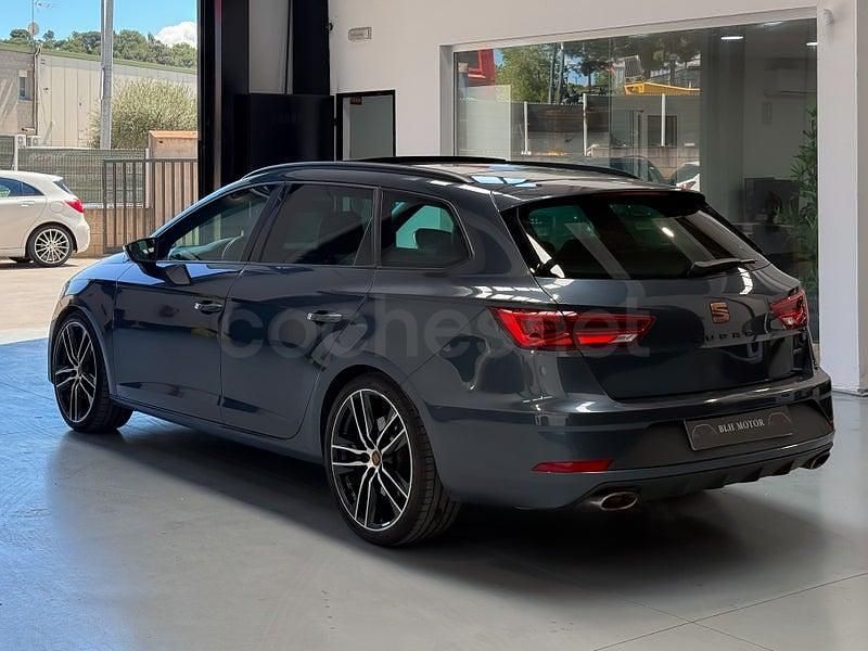 Usado Seat Leon CUPRA 300 CV (220 kW) 2019 Azul Familiar